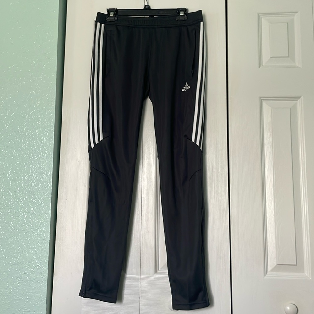 ADIDAS women’s climacool taper leg lounge pants. Size M